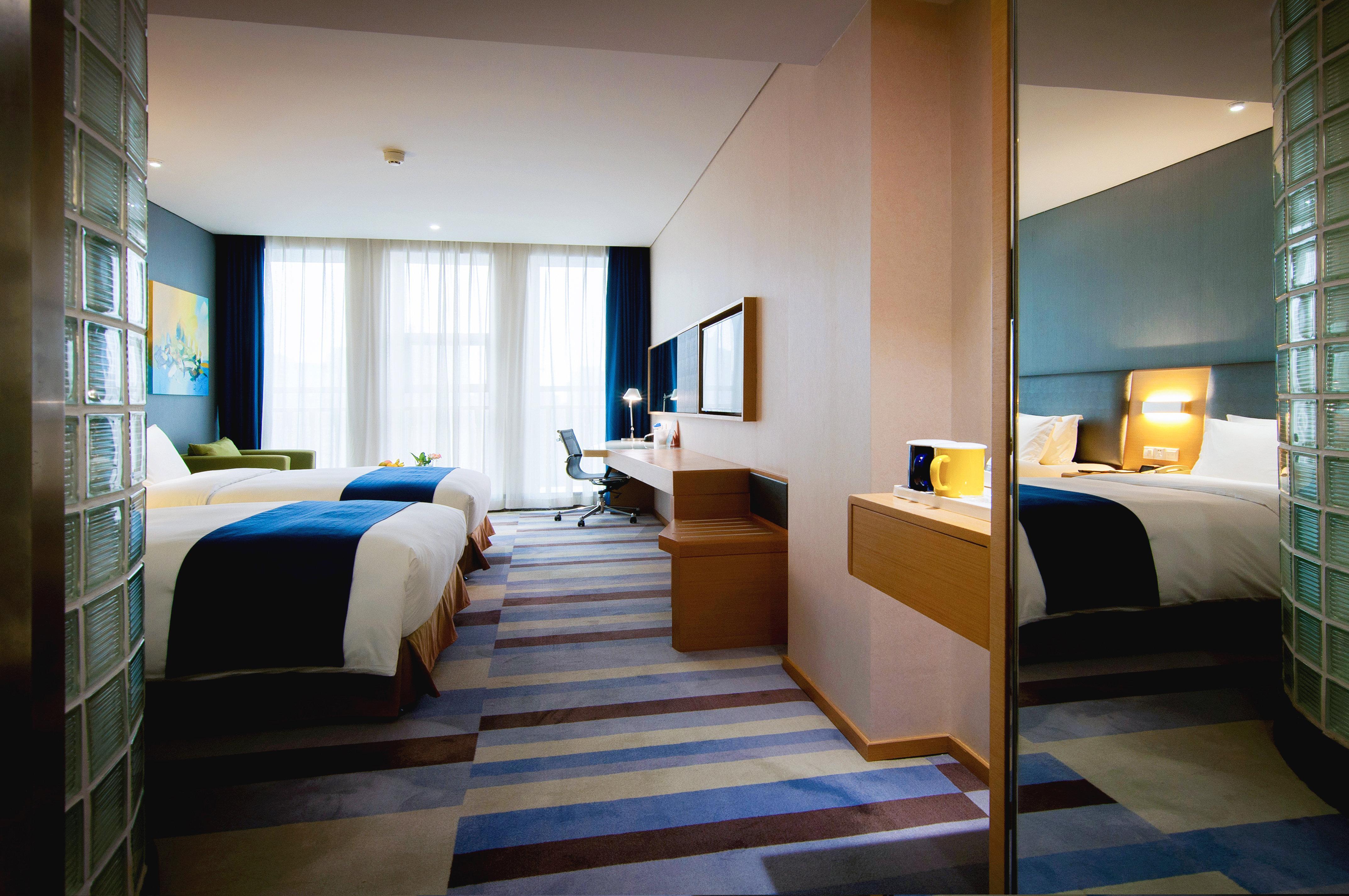 Holiday Inn Express Leshan City Square By Ihg High Speed Rail And Leshan Giant Buddha Dış mekan fotoğraf
