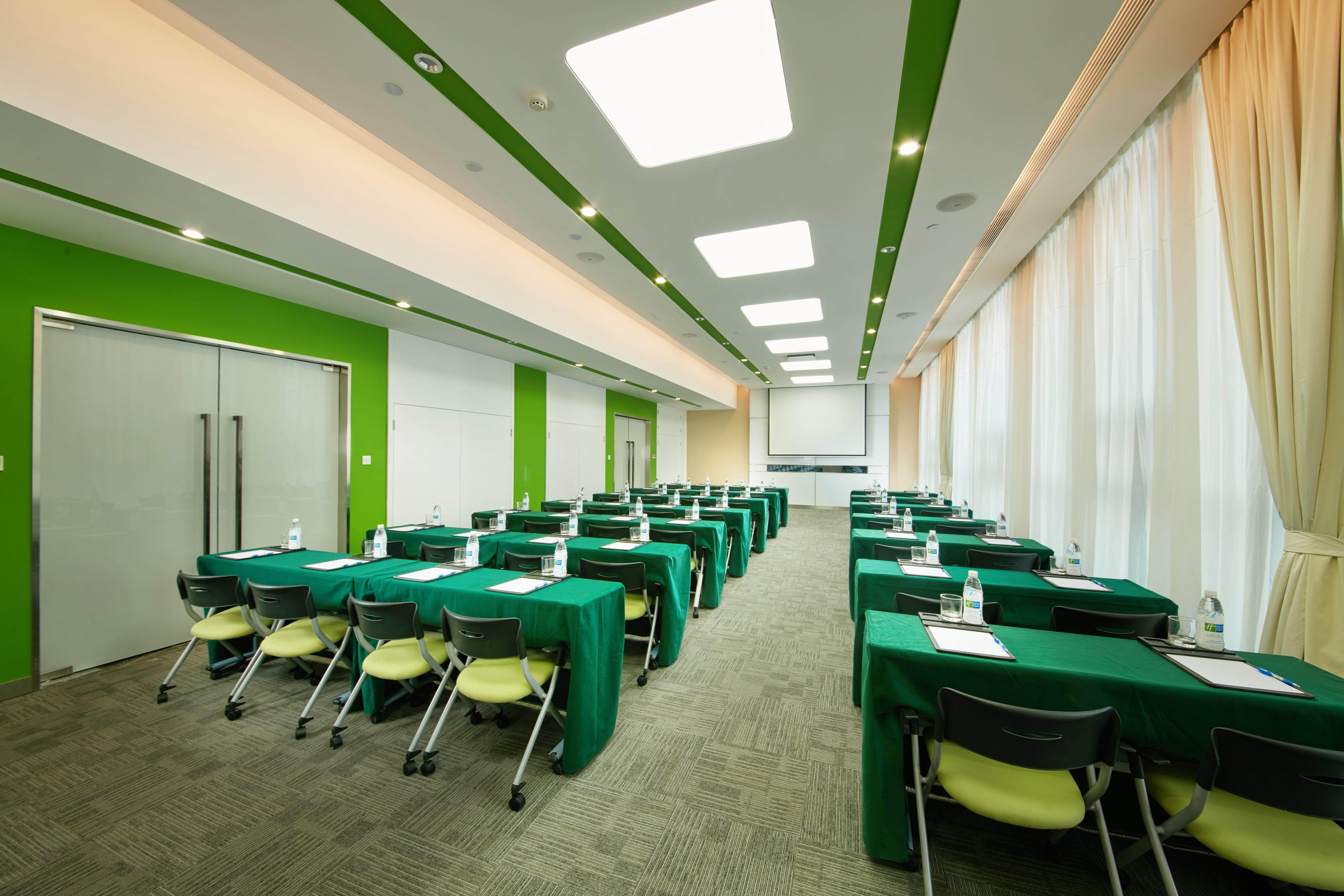 Holiday Inn Express Leshan City Square By Ihg High Speed Rail And Leshan Giant Buddha Dış mekan fotoğraf