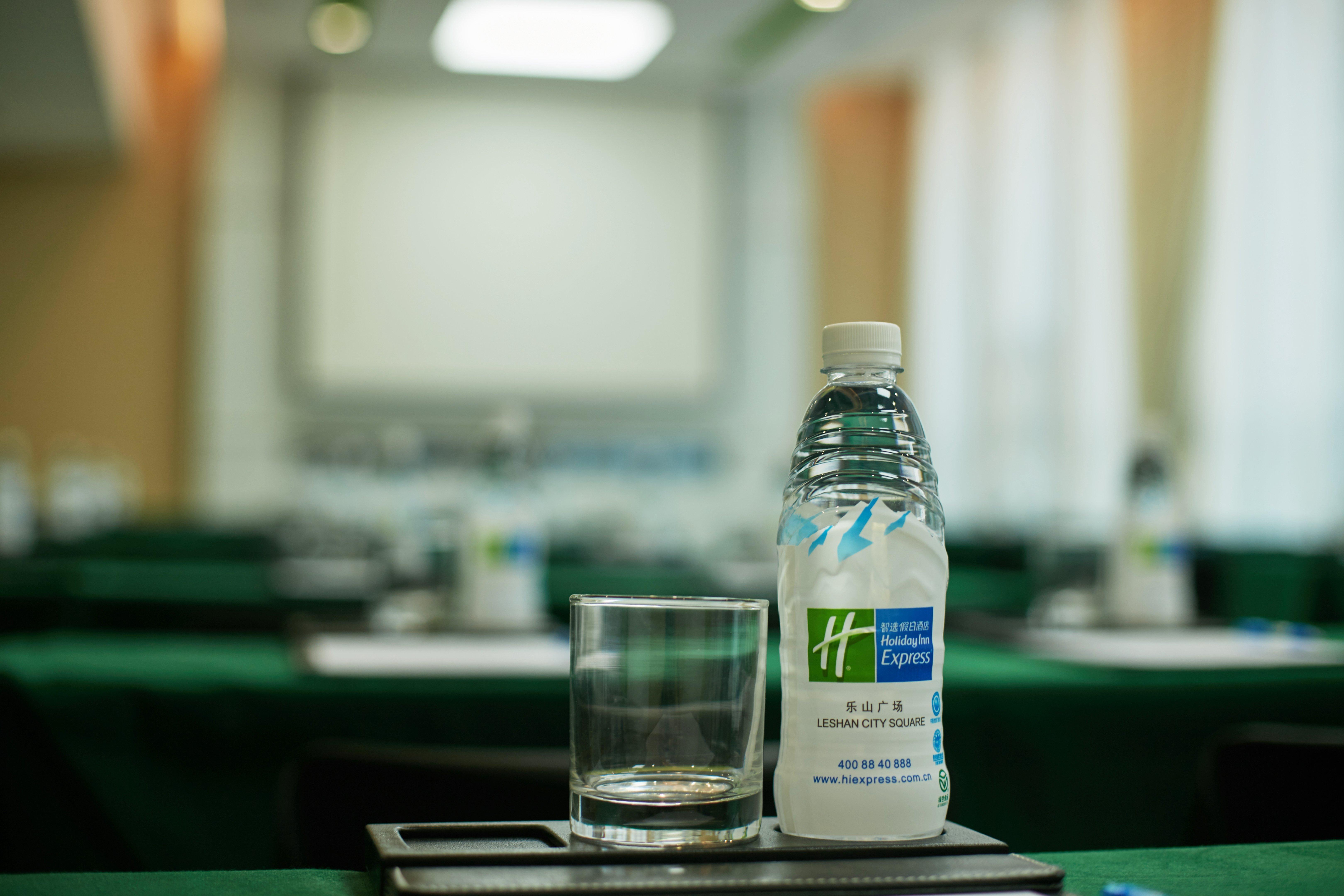 Holiday Inn Express Leshan City Square By Ihg High Speed Rail And Leshan Giant Buddha Dış mekan fotoğraf