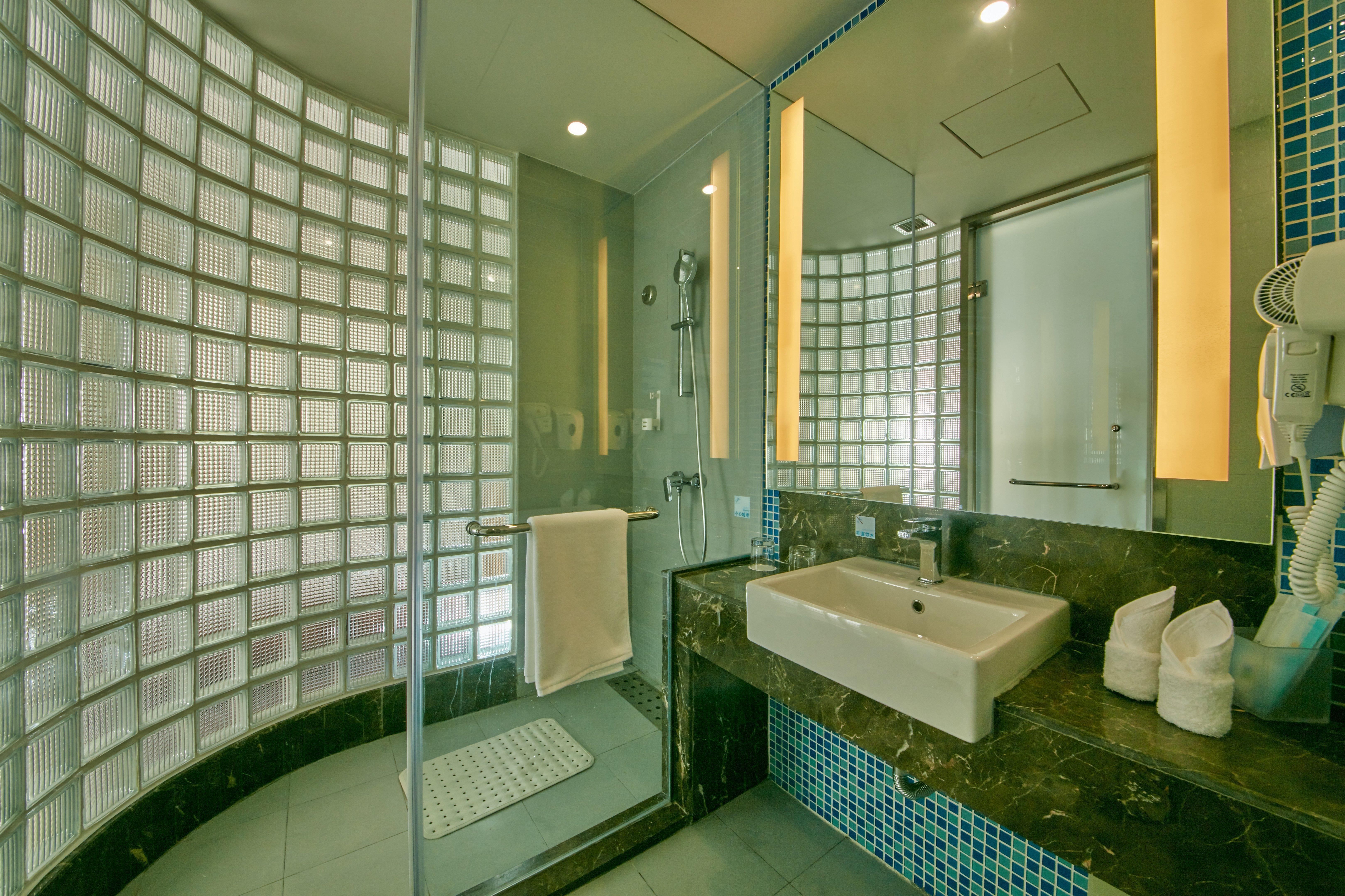 Holiday Inn Express Leshan City Square By Ihg High Speed Rail And Leshan Giant Buddha Dış mekan fotoğraf