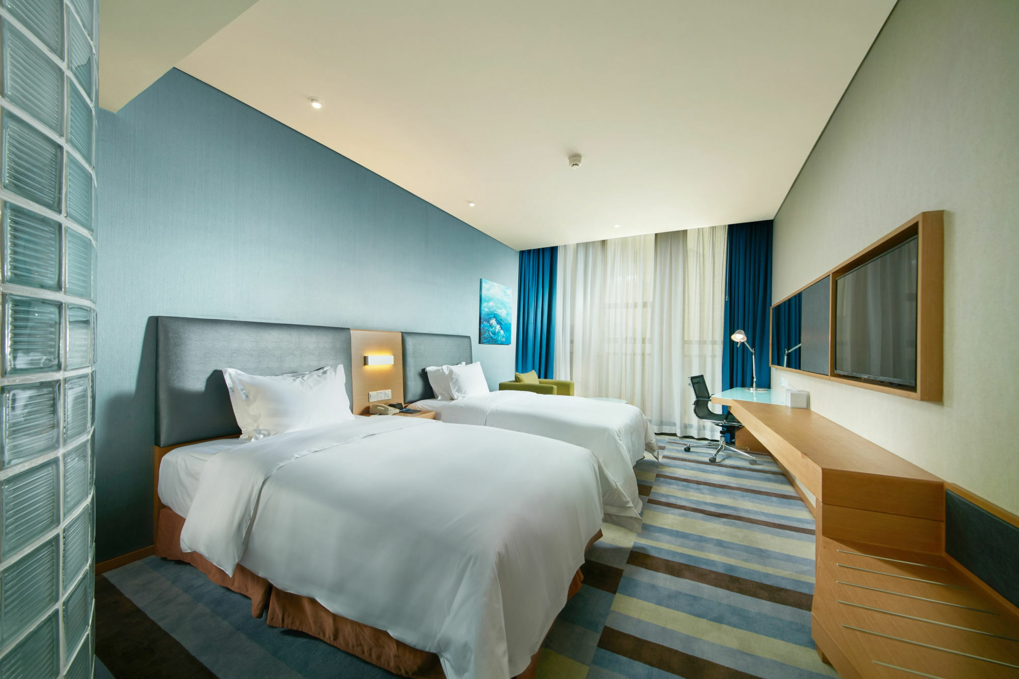 Holiday Inn Express Leshan City Square By Ihg High Speed Rail And Leshan Giant Buddha Dış mekan fotoğraf